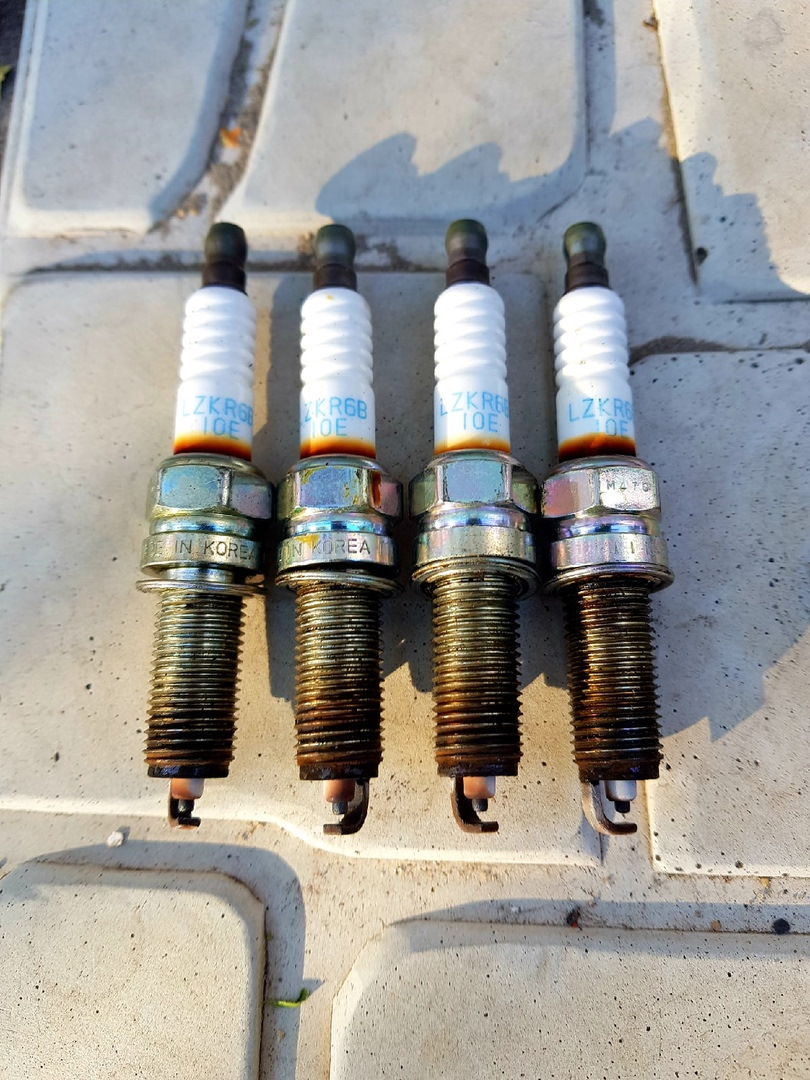 №38 Замена свечей — Hyundai Solaris, 1,4 л, 2012 года | своими руками ...