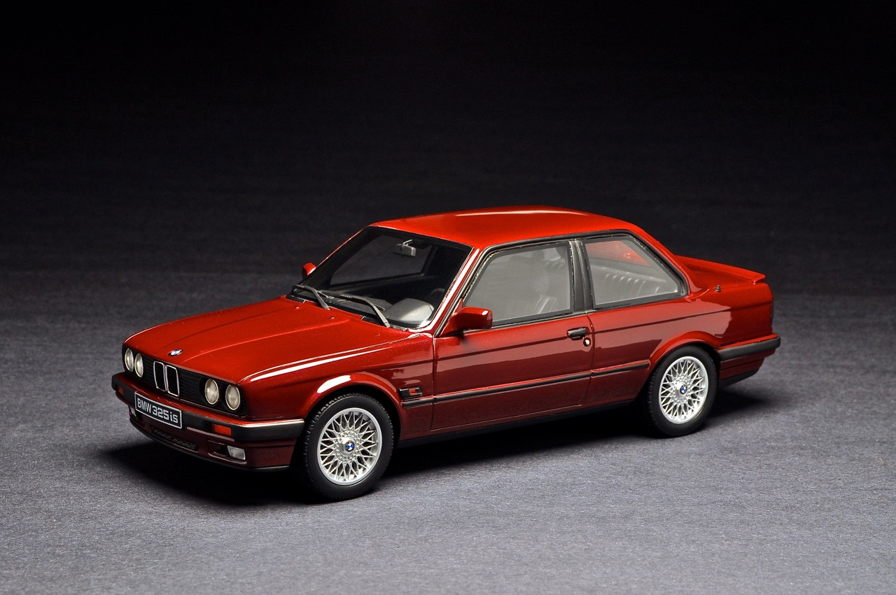 Iv 30. Сборная модель BMW 325i Fujimi. БМВ 325 1994. BMW MCG 1/18 Custom.