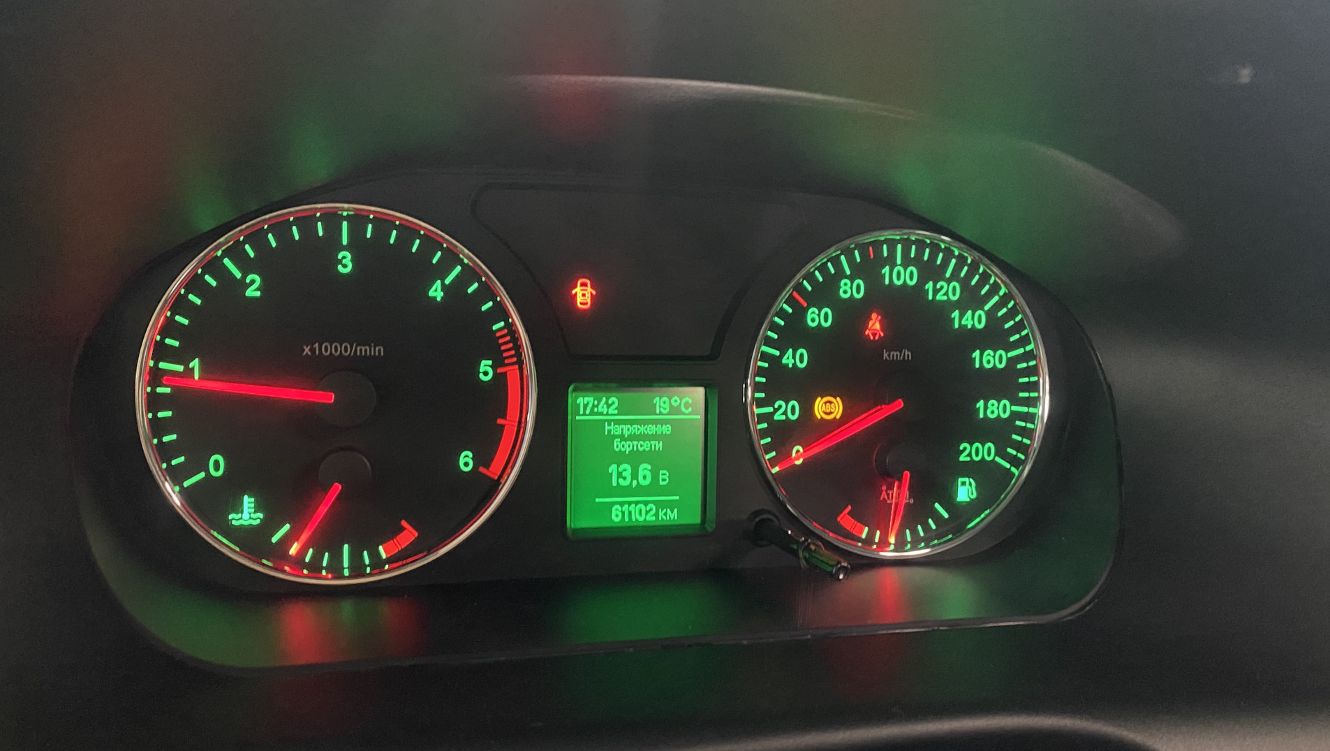 Штраф за неработающий абс на грузовой машине для юридических лиц. Надписи на блоке abs какое колесо. Если горит абс какой штраф. Штраф за неработающий габарит сзади. Если горит абс какой штраф.