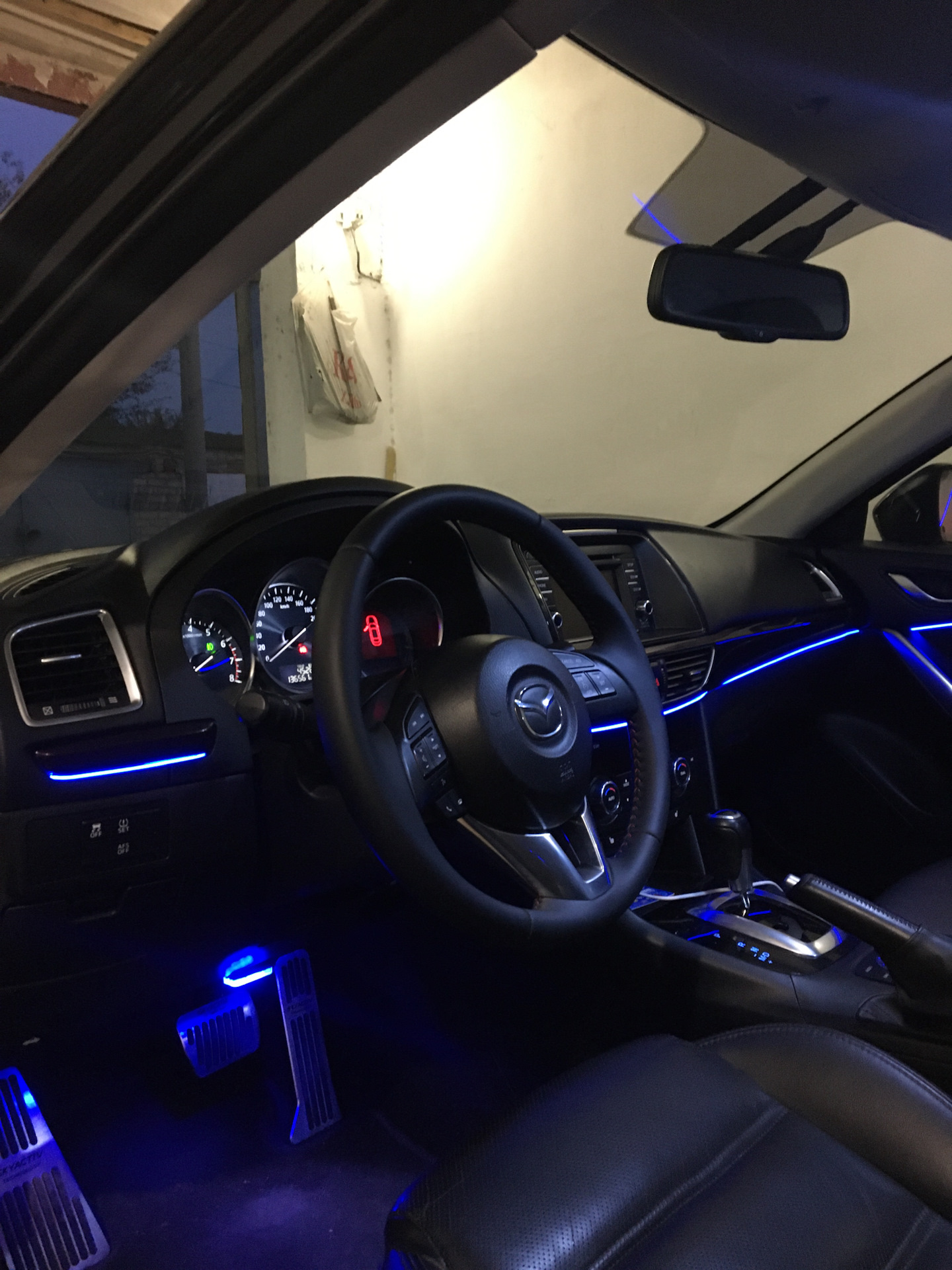 Амбиент подсветка — Mazda 6 (3G) GJ, 2 л, 2014 года | тюнинг | DRIVE2
