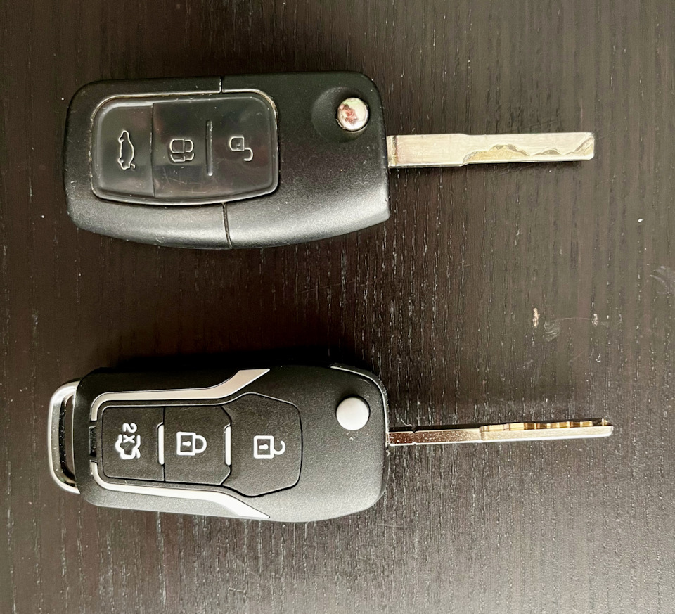 Замена корпуса ключа. Плата ключа Форд фокус 2. Корпус ключа Ford Explorer 5. Старый ключ Форд