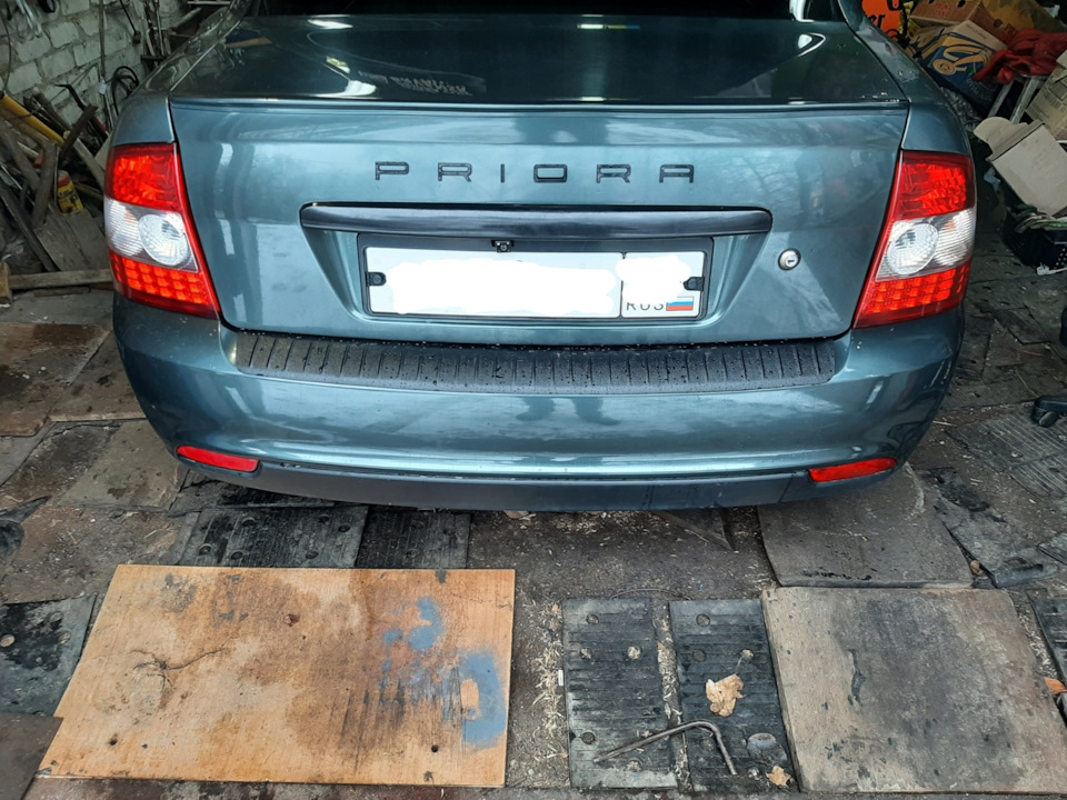 Установка заднего бампера SE — Lada Приора седан, 1,6 л, 2013 года ...