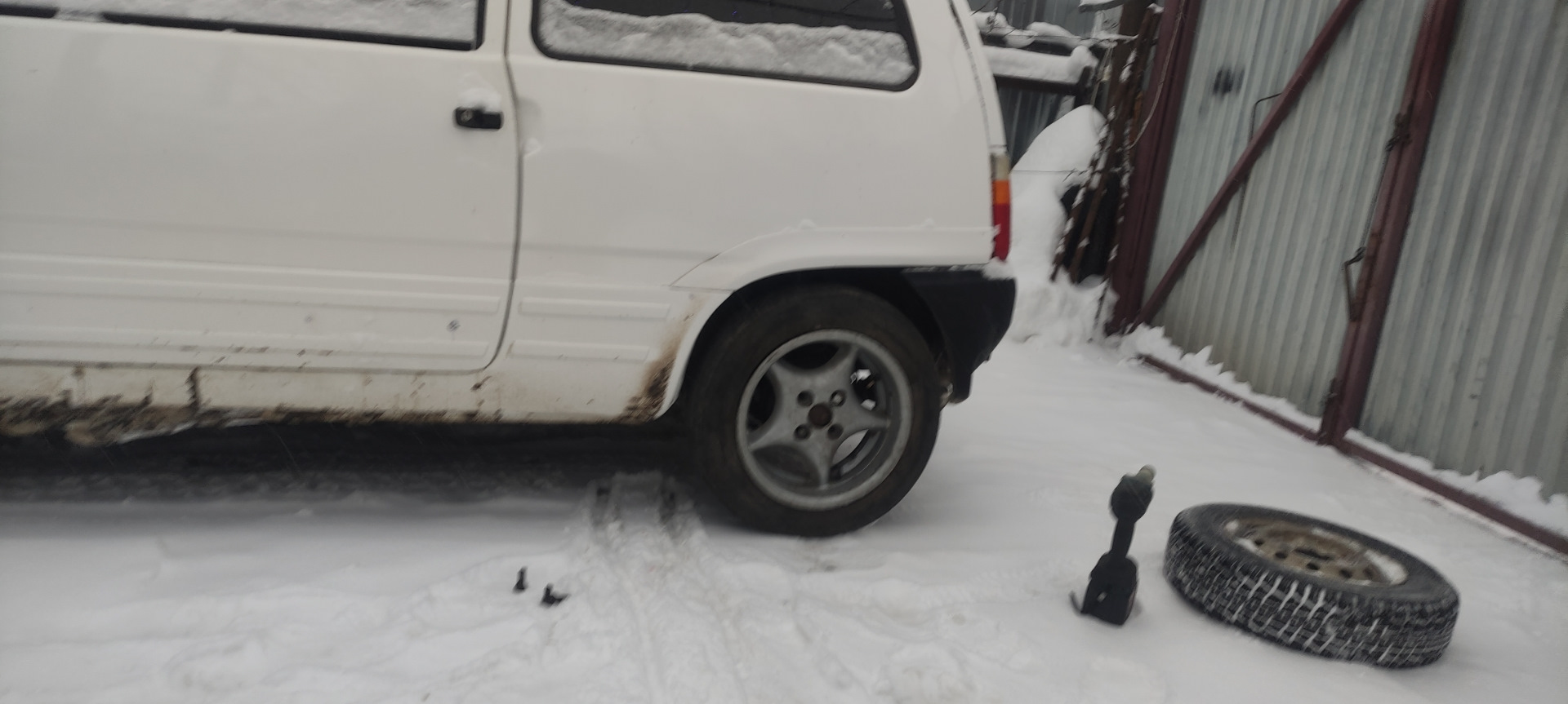 Прикинул колесо на оку — Lada Ока 11113, 0,8 л, 2003 года | стайлинг ...