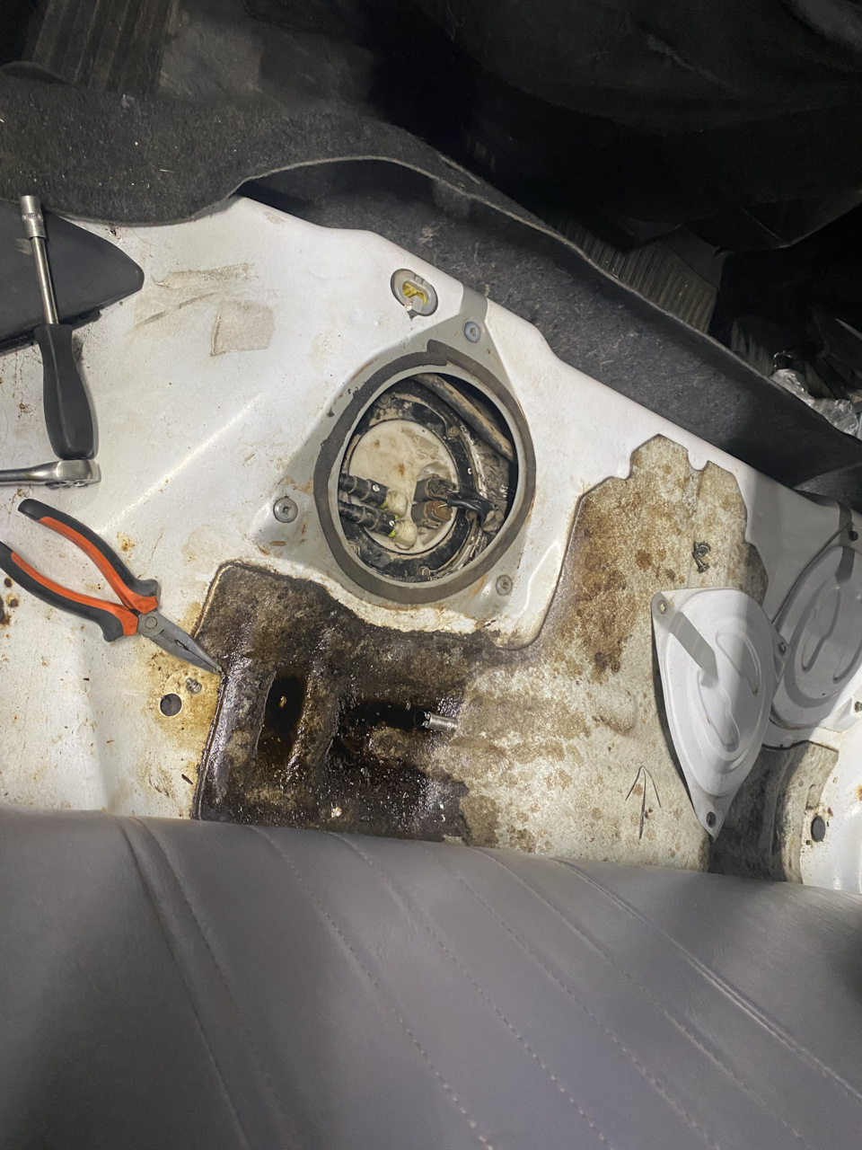 Сразу загнали, разобрали . — Nissan AD (Y11)