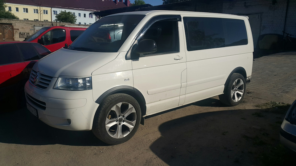 Установка обвеса — Volkswagen Transporter T5, 1,9 л, 2006 года | тюнинг ...