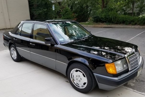 Купить б/у Mercedes-Benz W124 1984-1993 230 2.3 AT (136 л.с.) бензин автомат в М