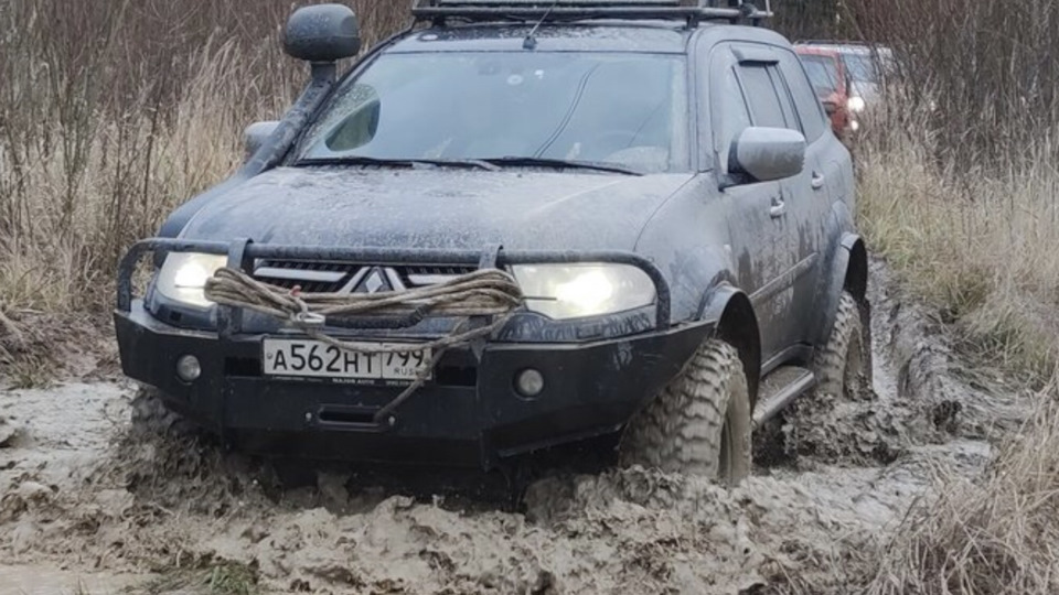 Паджеро спорт на гусеницах