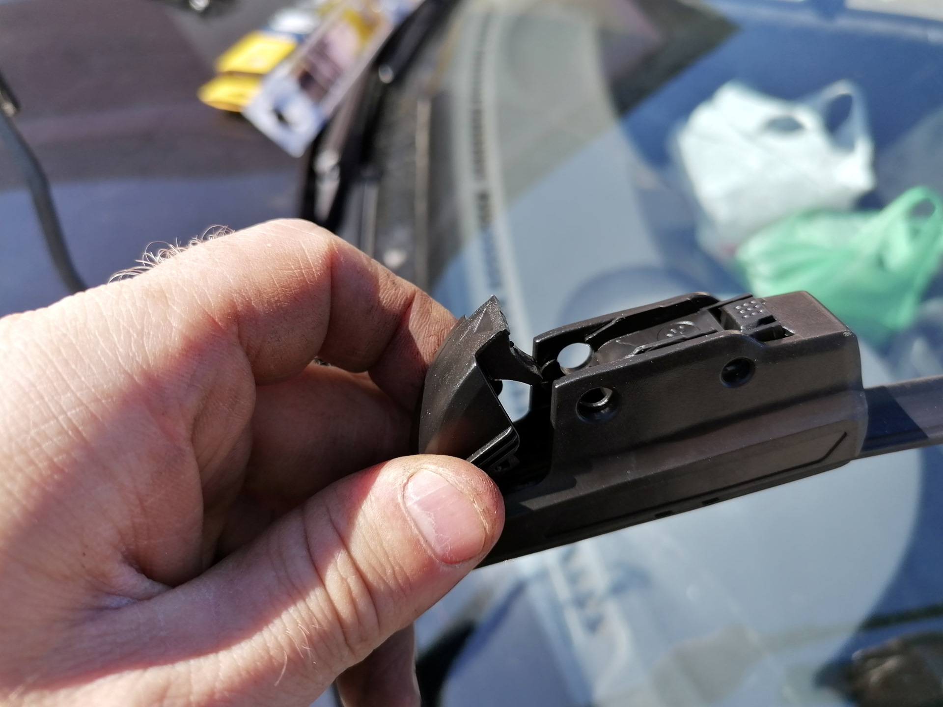 Щетки стеклоочистителя Hella Smartech ST50 и ST45. По трассе, в городе ...