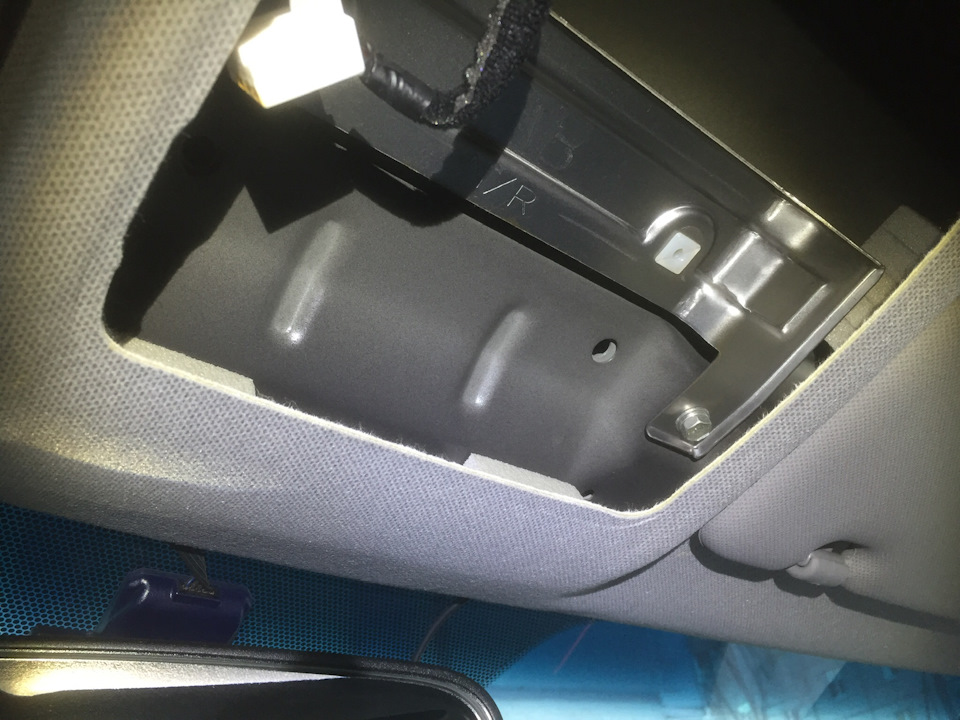 Подключение регистратора к плафону освещения — Hyundai Solaris, 1,6 л ...