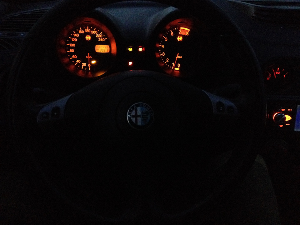 Замена оранжевых лампочек — Lada Гранта (1G), 1,6 л, 2016 года ...