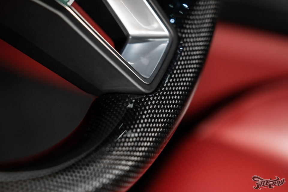 Перешив и ламинация карбоном руля + ремонт кожи на Porsche Cayenne ...