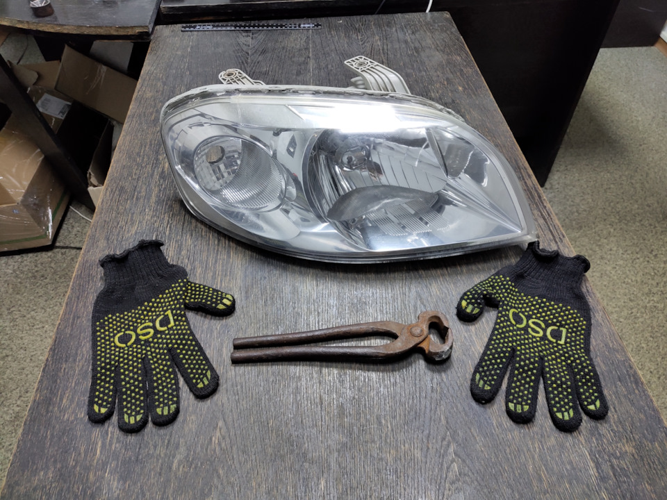 Попробовал заменить стекло на фаре, первый опыт так сказать — DRIVE2