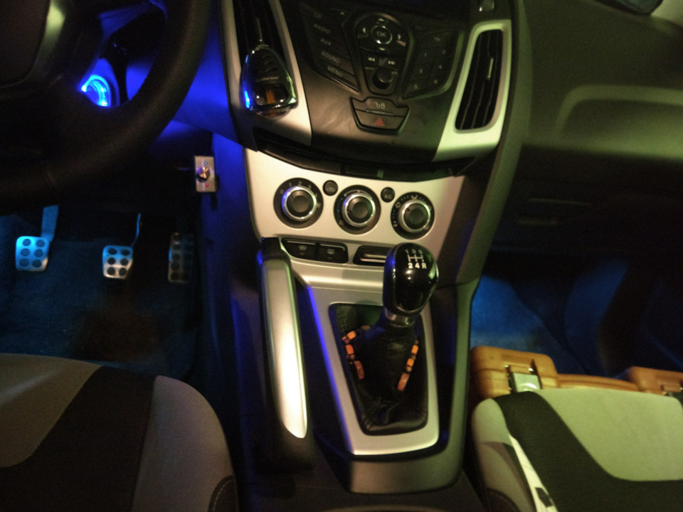 Установка двухзонного климат-контроля — Ford Focus Sedan III, 1,6 л ...