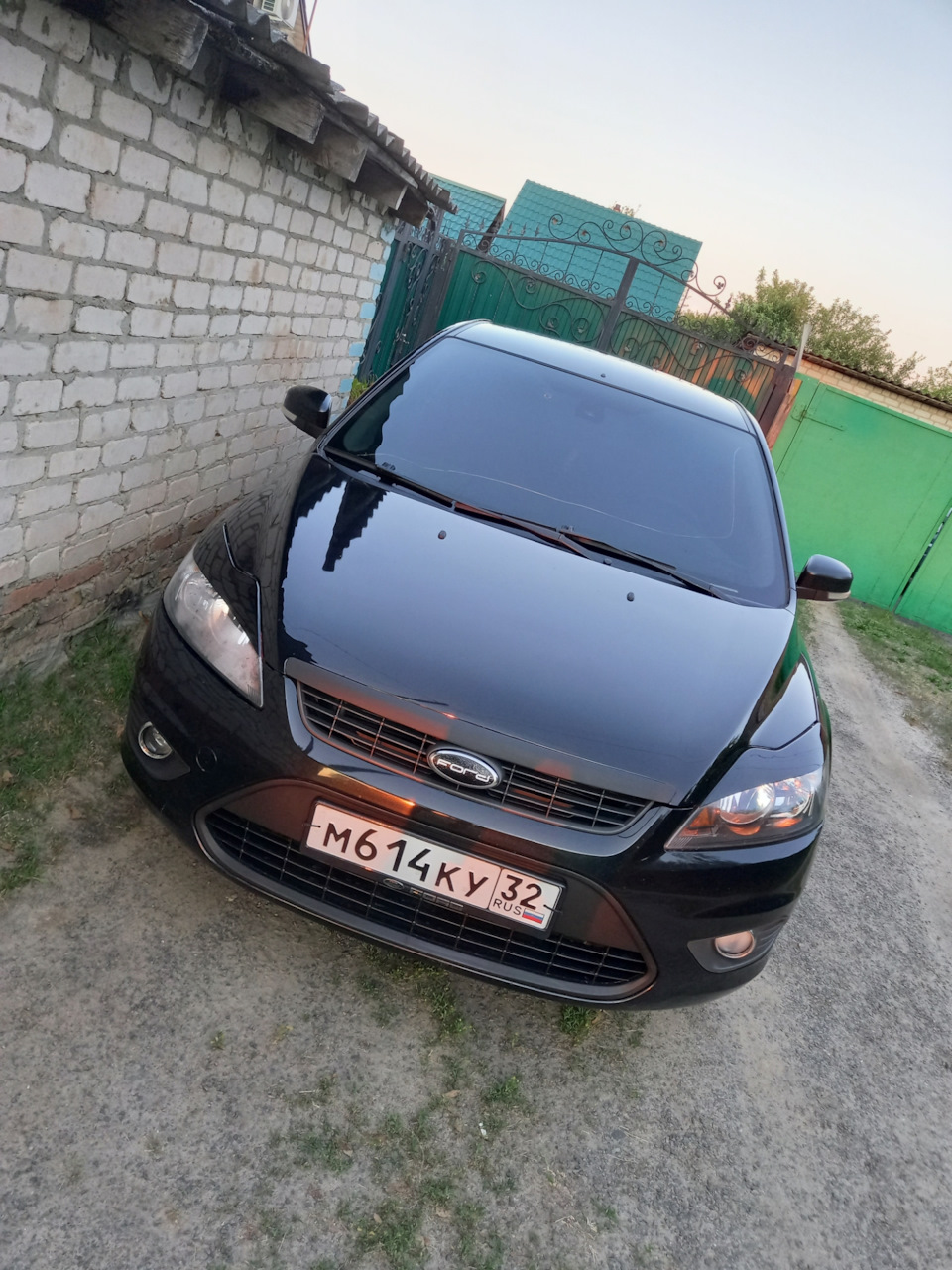 Потеет сильно правая фара — Ford Focus II Sedan, 2 л, 2009 года | поломка |  DRIVE2