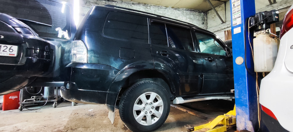 Фото в бортжурнале Mitsubishi Pajero (4G)