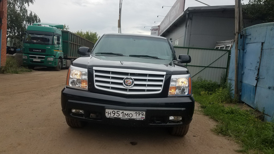 Как снять подстаканники? — Cadillac Escalade (2G), 6 л, 2002 года ...