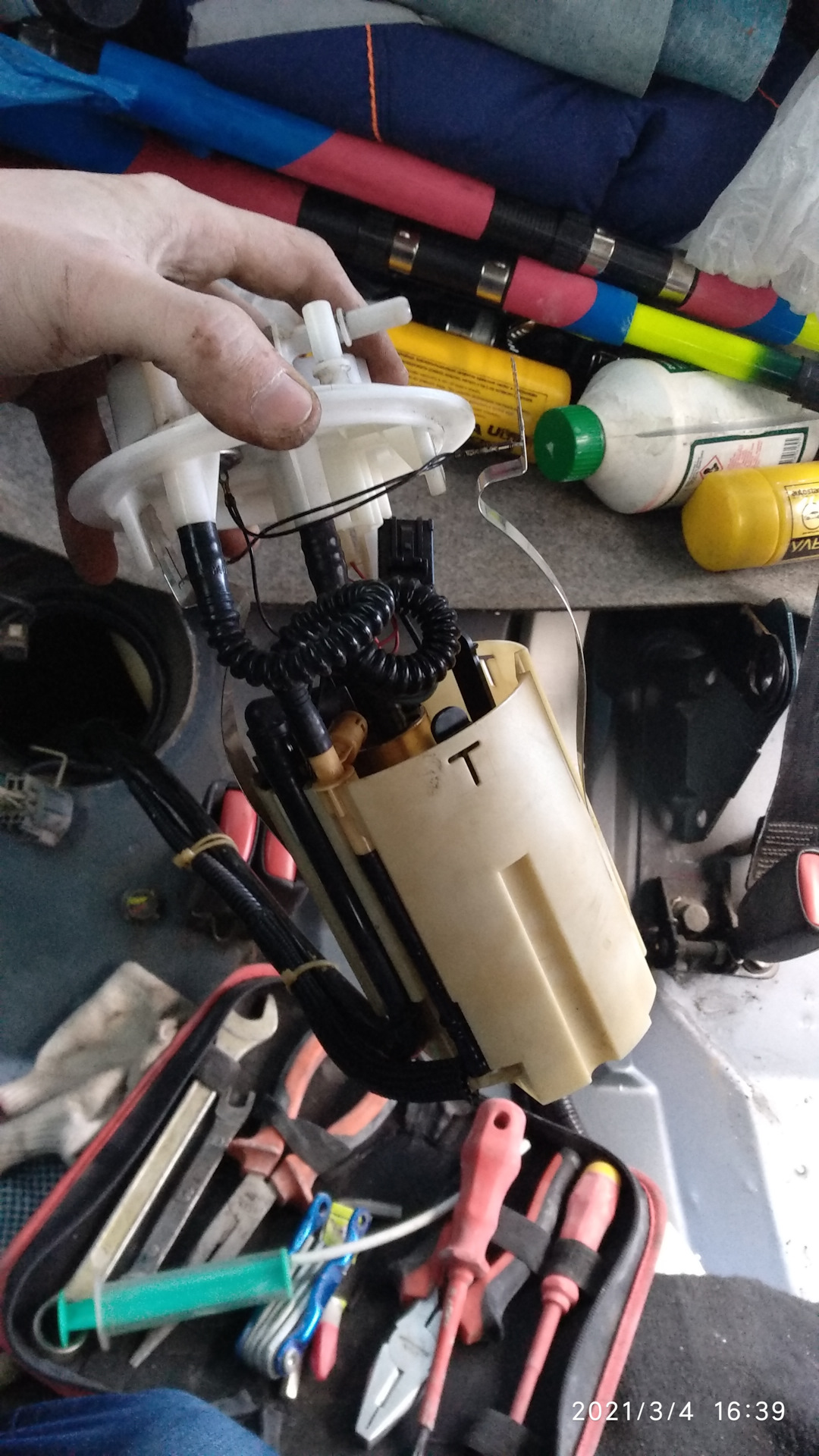 Замена топливного насоса Вольво S60 — Volvo S60 (1G), 2,4 л, 2005 года ...