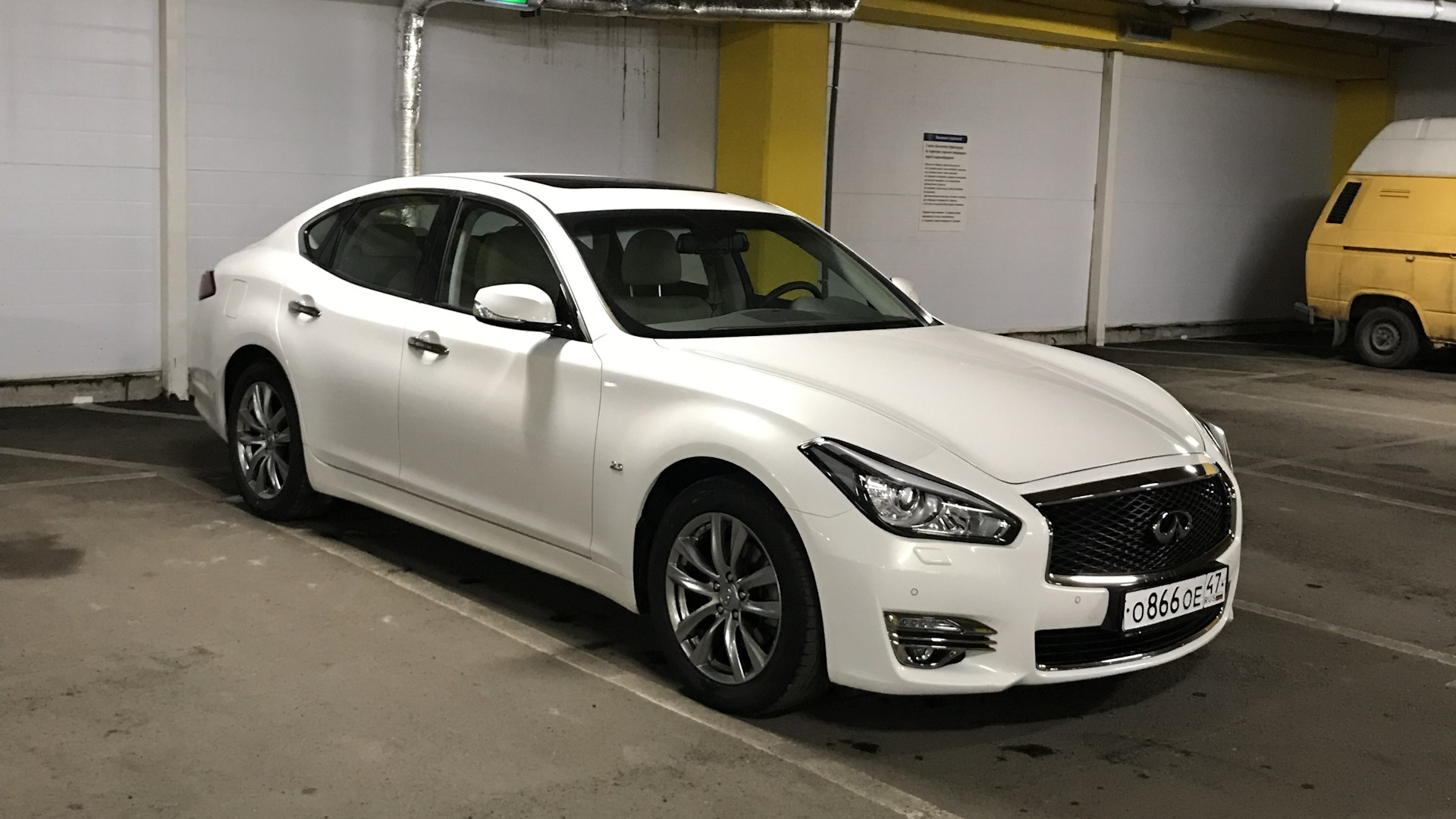 Infiniti Q70 2.5 бензиновый 2015 | Белая баржа на DRIVE2