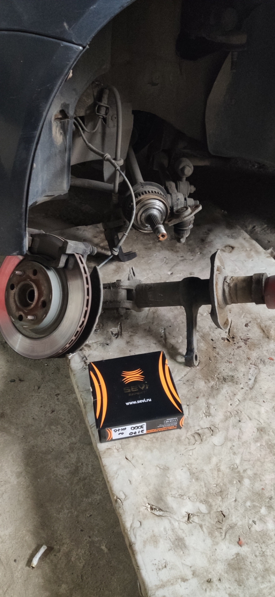 Опорники, рулевые наконечники — Lada Приора седан, 1,6 л, 2012 года ...