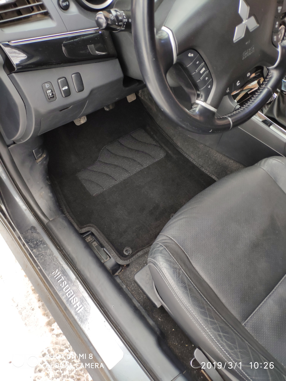 Ковры в салон — Mitsubishi Lancer X, 1,5 л, 2010 года | аксессуары | DRIVE2