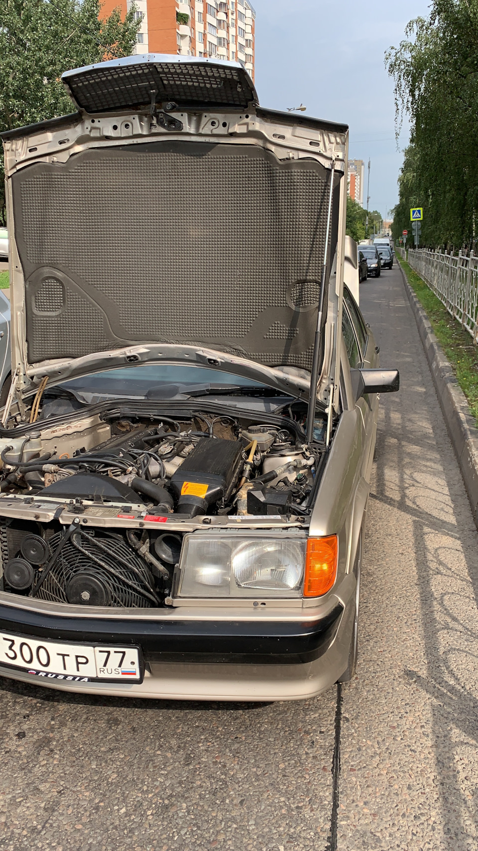 Акб сел на светофоре:-( — Mercedes-Benz 190 (W201), 2,5 л, 1987 года |  помощь на дороге | DRIVE2