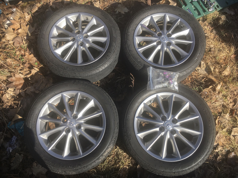 Шины летние Bridgestone 195/55 R16, литые диски TOYOTA 6Jx16 ET45 4x100 ...