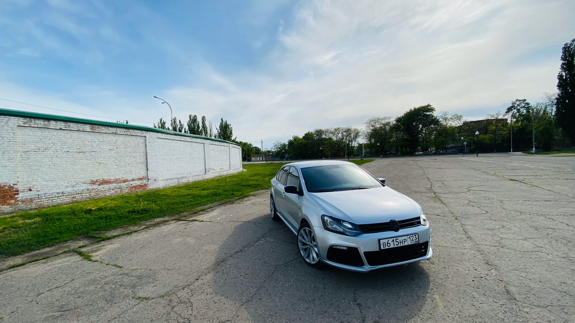 Volkswagen Polo Sedan 1.6 бензиновый 2013 | Sochi Edition на DRIVE2