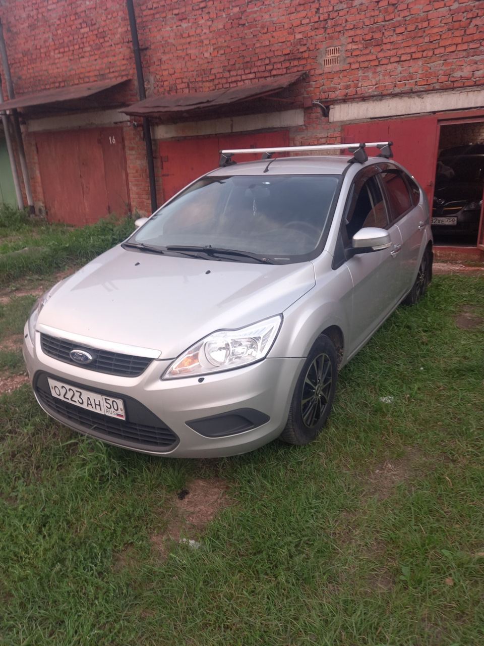 Багажник на крышу — Ford Focus II Hatchback, 1,6 л, 2009 года | аксессуары  | DRIVE2