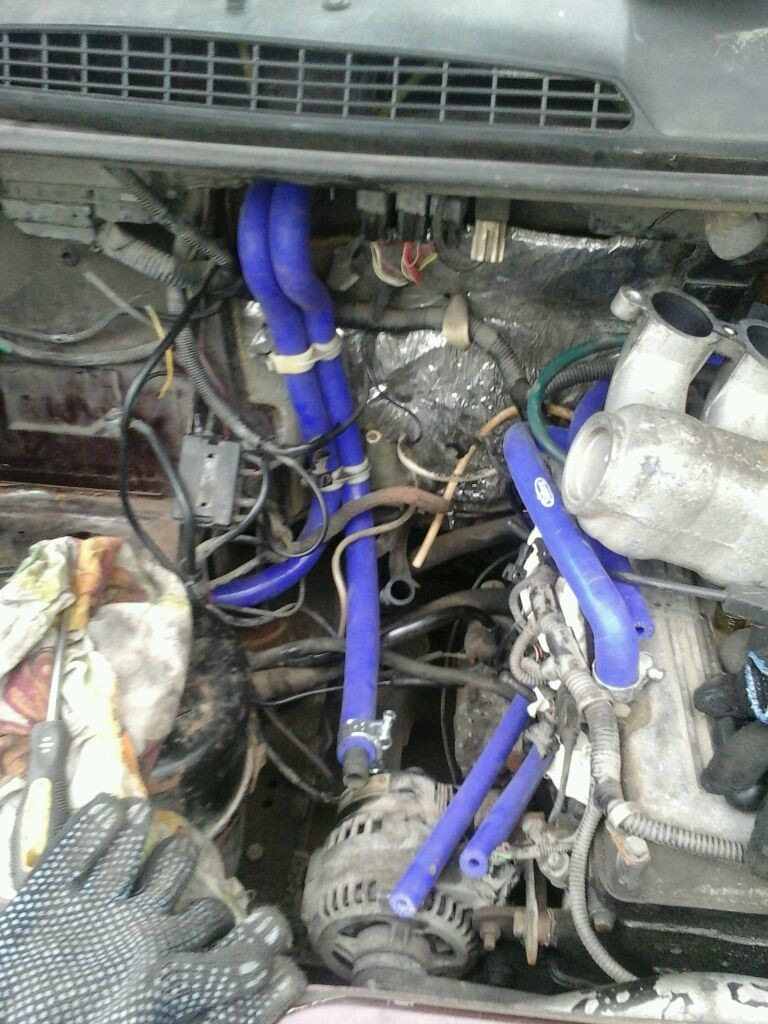 Патрубок радиатора змз 406. Патрубки соболь 4х4. Патрубок газ-3110 радиатора дв. Синий силикон. Силиконовые патрубки системы охлаждения лачетти.