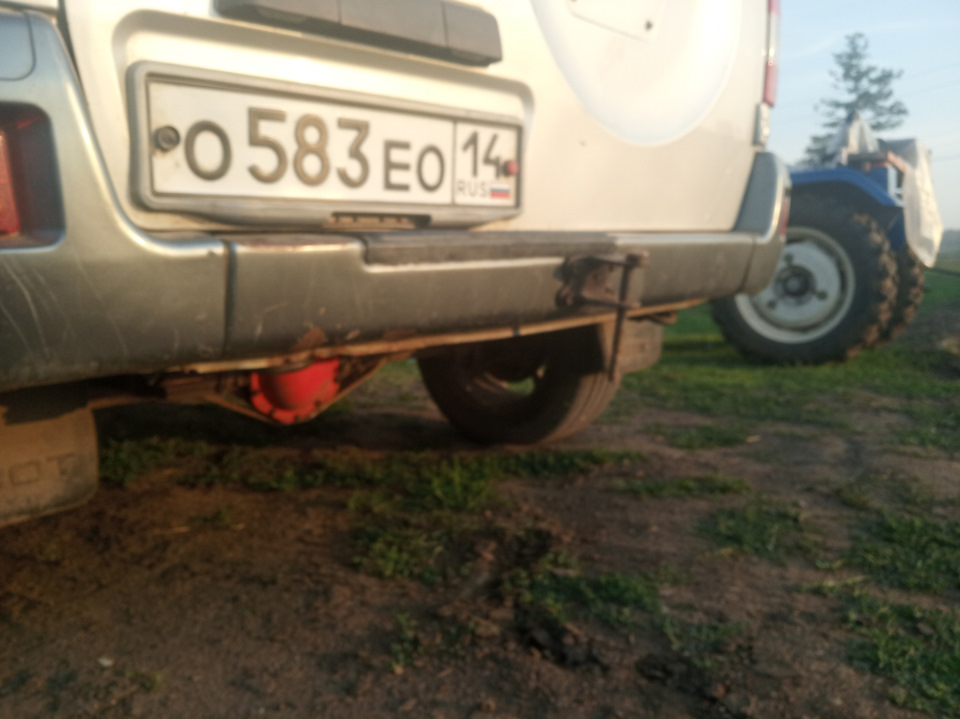 Самодельный фаркоп, в штатное место — УАЗ Patriot, 2,7 л, 2008 года ...