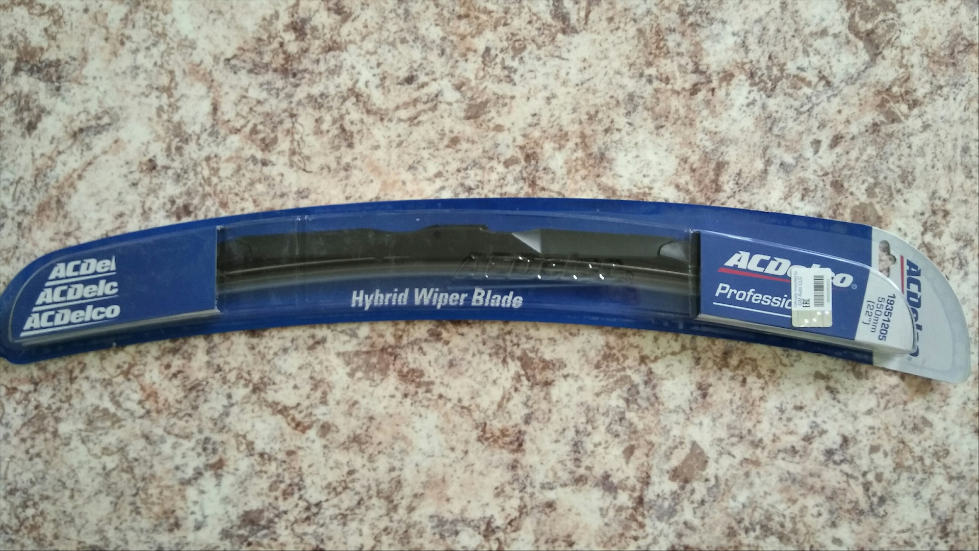 Hybrid wiper blades