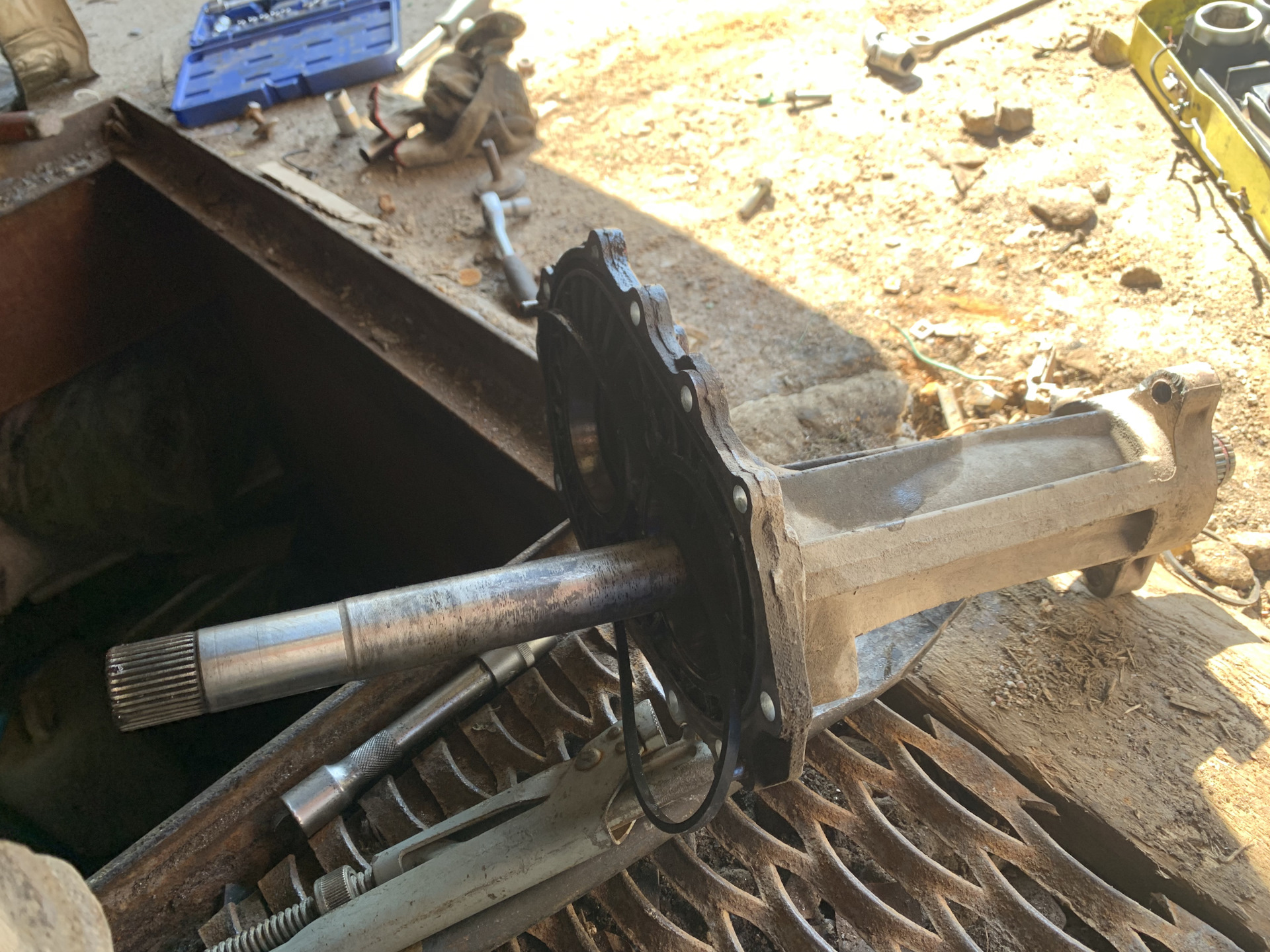 Замена подшипника и сальника промежуточного вала — Chevrolet Captiva ...