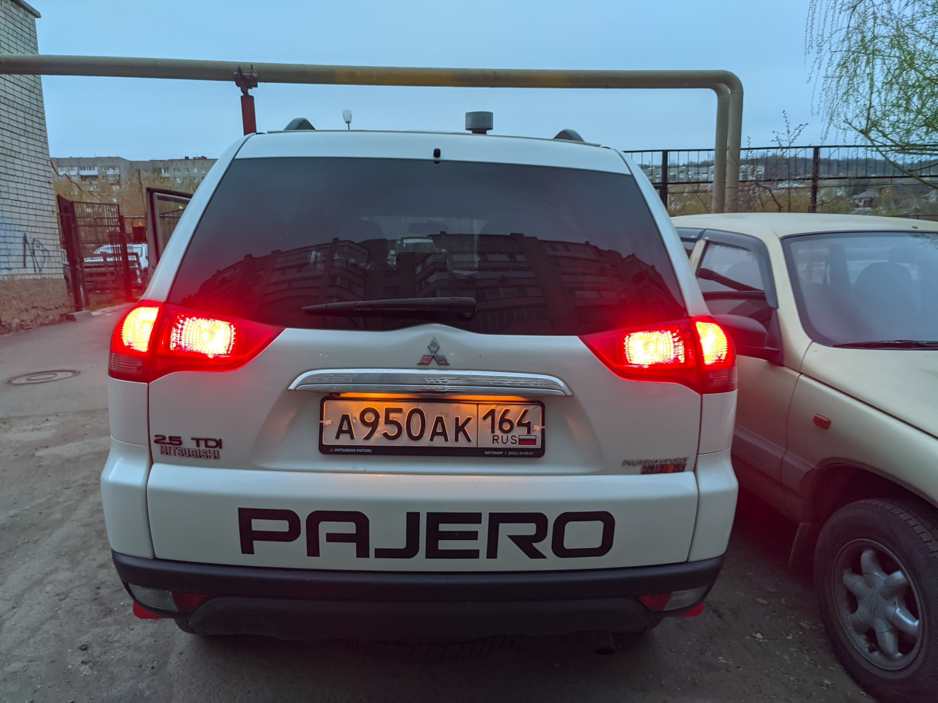 Новая led лампочка в задний боковой крайний габарит/стоп — Mitsubishi ...