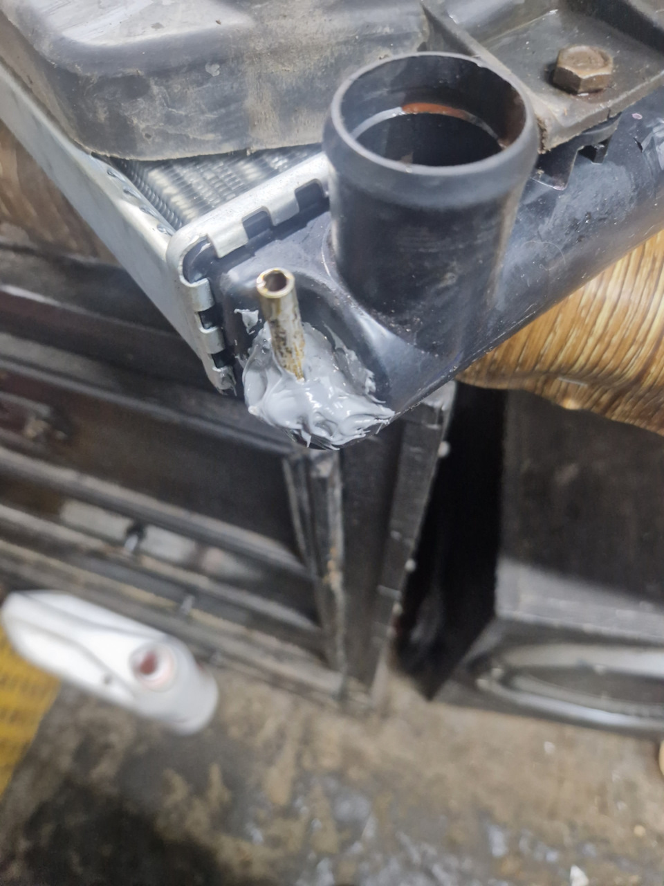 Ремонт штуцера обратки радиатора охлаждения ВАЗ 2114 — Lada 2114, 1,5 л ...