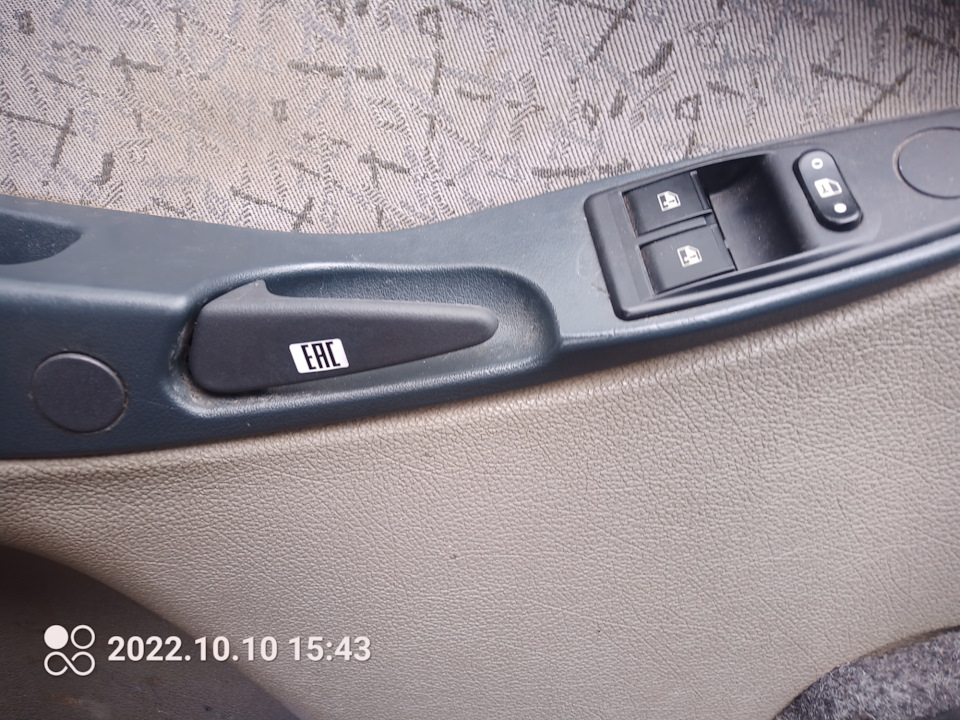 Внутренние ручки двери — Lada Калина Хэтчбек (1G), 1,6 л, 2007 года ...