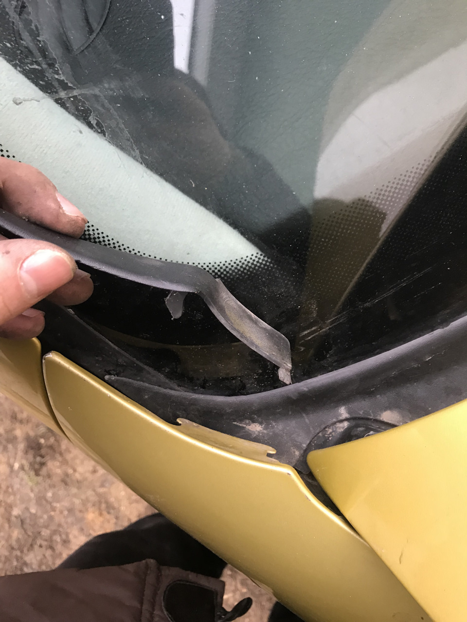 Регулировка трапеции дворников — Volkswagen Golf Mk4, 1,6 л, 1999 года ...