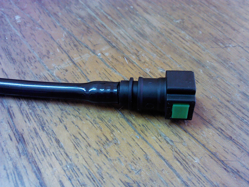 Как одеть быстросъем на пластиковую трубку бензопровода