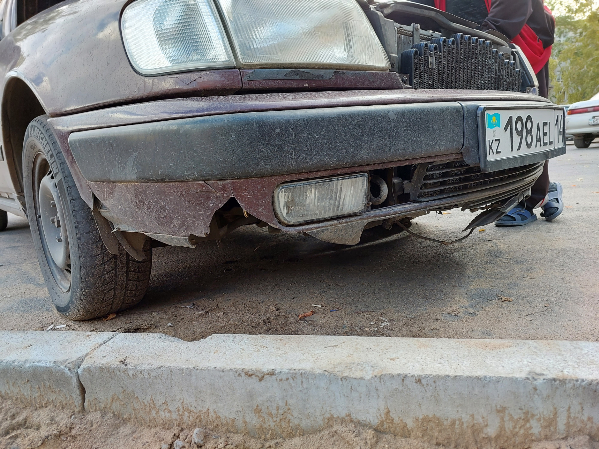 Бампер от а6с4? — Audi 100 (C4), 2,3 л, 1993 года | наблюдение | DRIVE2