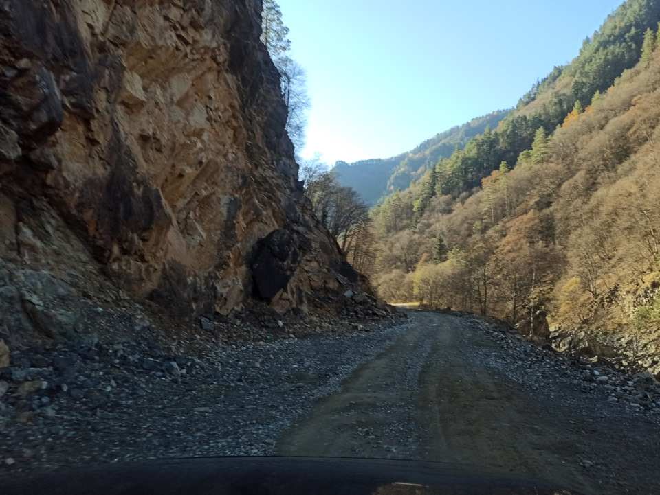 Вдоль р. Худес — Mitsubishi Pajero (4G)