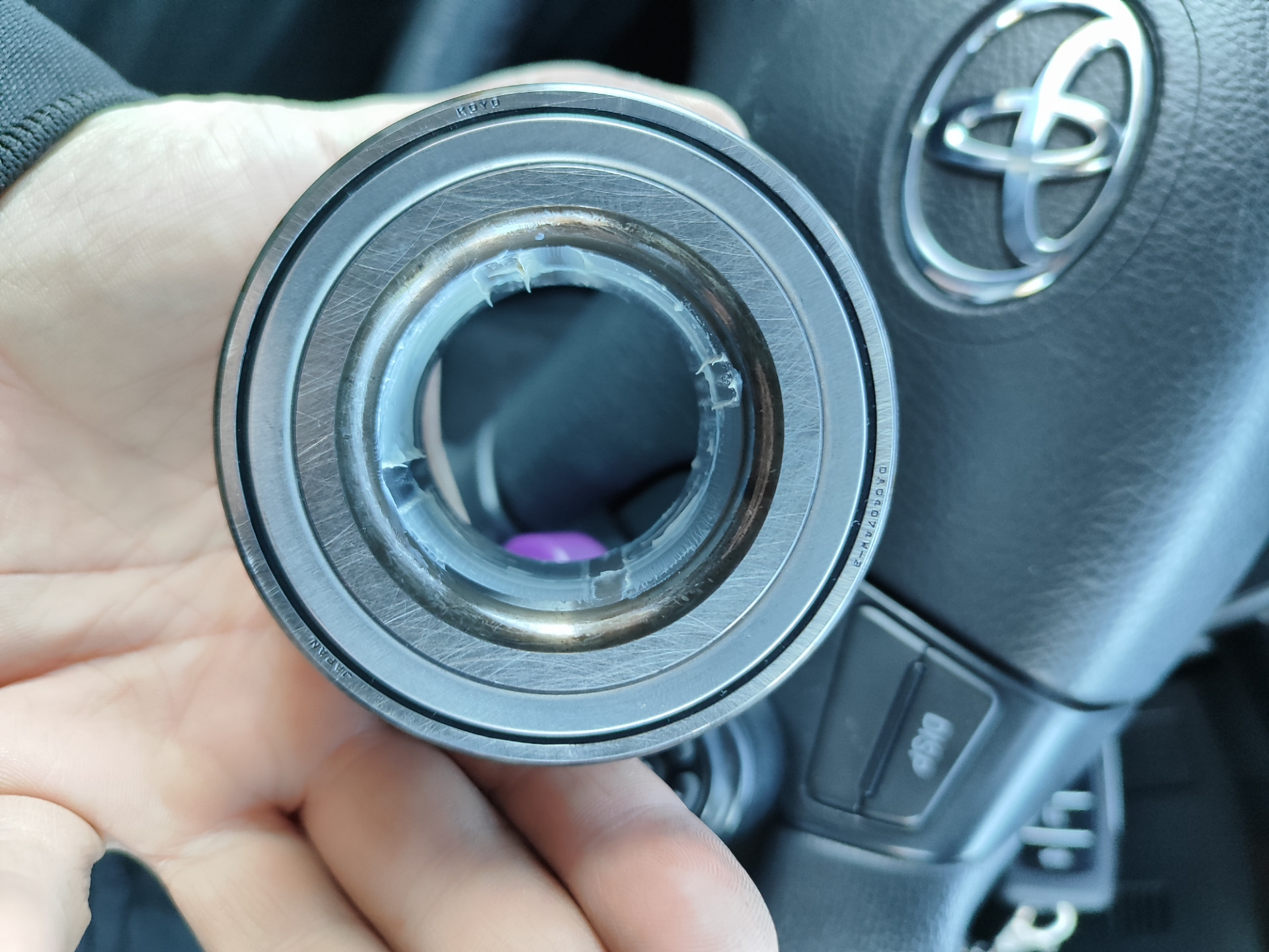 Диагностика ходовой. Ступичный подшипник — Toyota Avensis II, 1,8 л ...