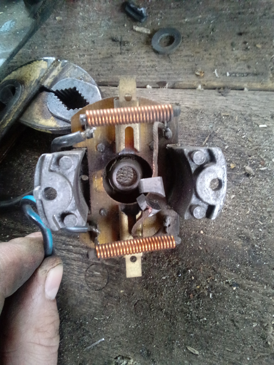 Вот такие щетки были, ещё бы он работал. — Lada 2120 Надежда