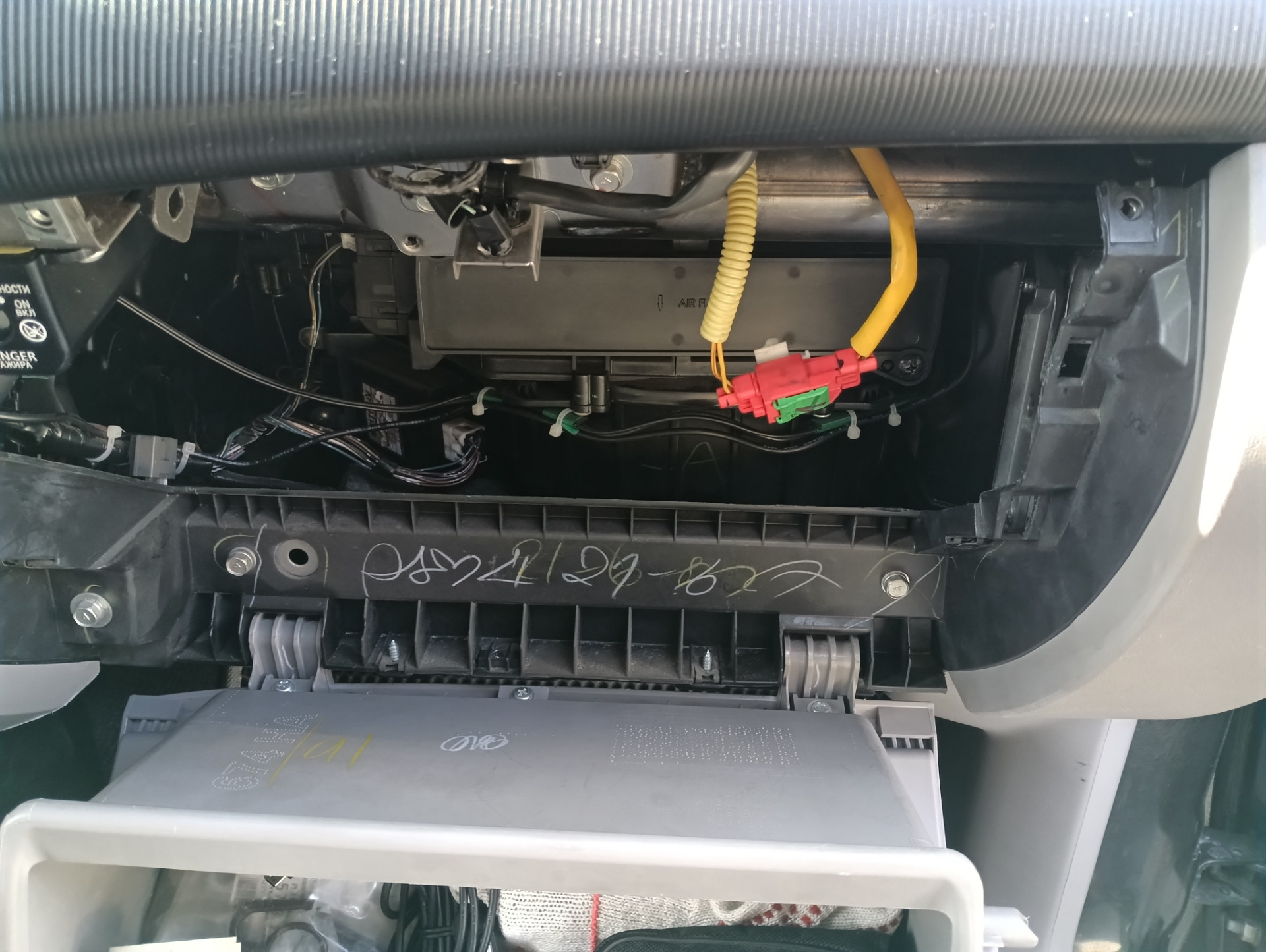 Салонный фильтр. — Mitsubishi L200 (4G), 2,5 л, 2013 года | расходники ...
