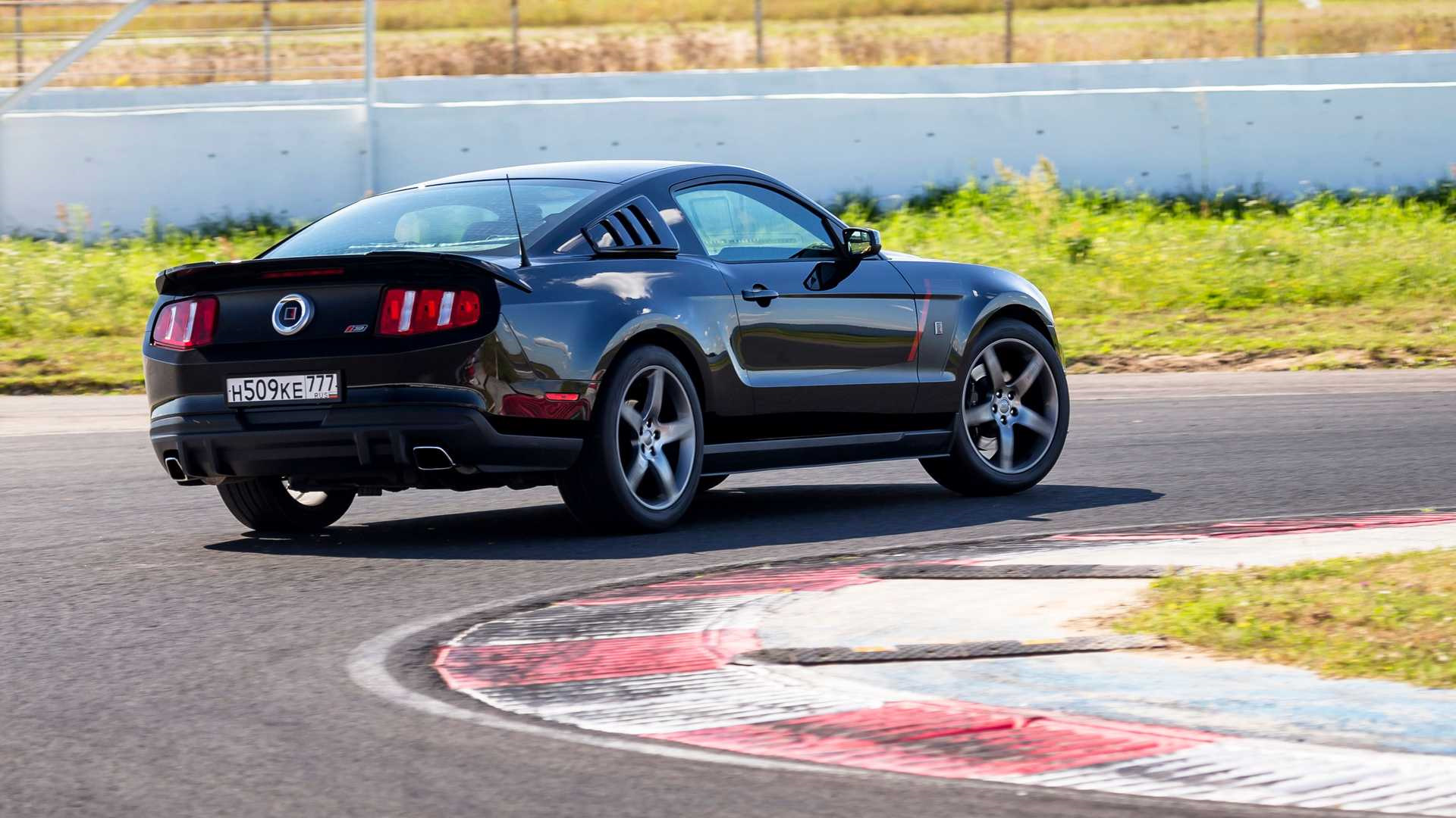 Ford Mustang 5 Р»