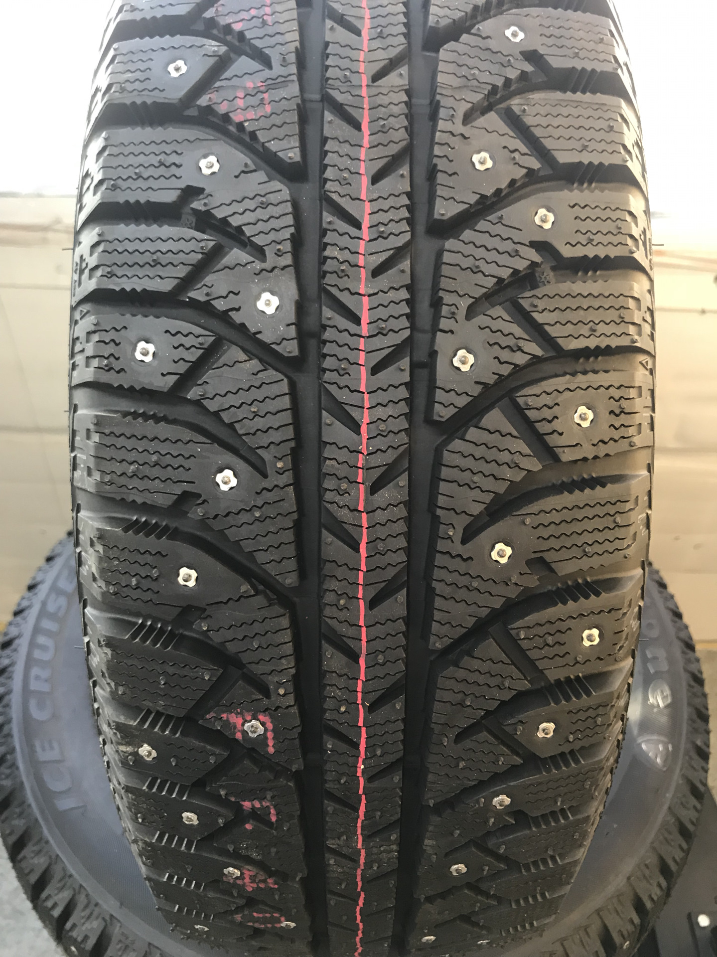 Cruiser 7000. Айс Крузер 7000 Файрстоун. Бриджстоун айс Крузер 7000 225/65 r17. Bridgestone Ice Cruiser 7000 s r17 225/60 99t шип 11000. Файрстоун 185/65/15 t 88 Ice Cruiser 7 ш..