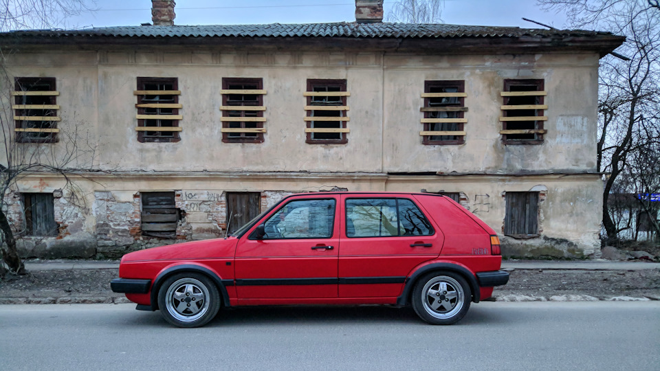 Hella Red Black Golf 2 Купить