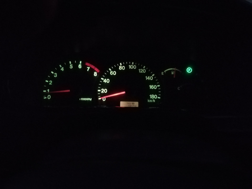 Замена лампочек на щитке приборов (продолжение) — Suzuki Escudo (2G), 2 ...