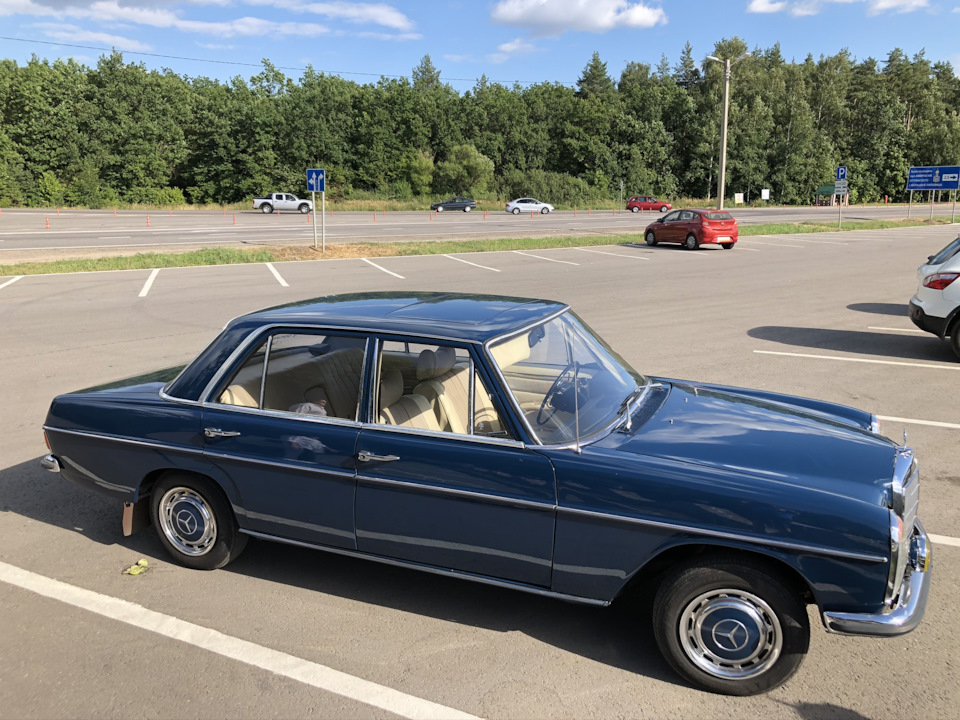 Мерседес W 115 — Mercedes-Benz W115, 2,2 л, 1973 года | фотография | DRIVE2