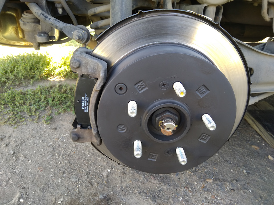 Замена задних тормозных колодок, и покраска тормозных барабанов ручного ...