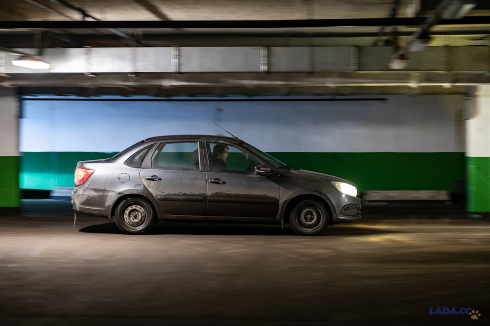 автомобиль на ладони. автокредит. выдача автомобиля. автокредит. арендовать машину на год.