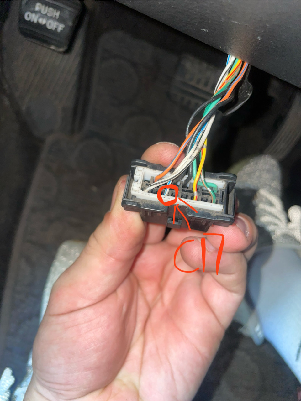 Провод спидометра на разъеме OBD — Mitsubishi Airtrek Turbo
